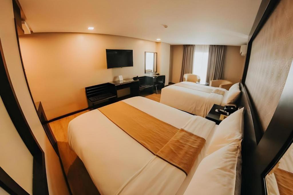 Grand Xing Imperial Hotel Iloilo City Buitenkant foto